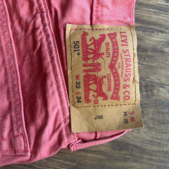 Levis 501 Jeans Mens 32x34 Salmon Pink Denim Button Fly White Buttons Red Tab - Picture 3 of 5